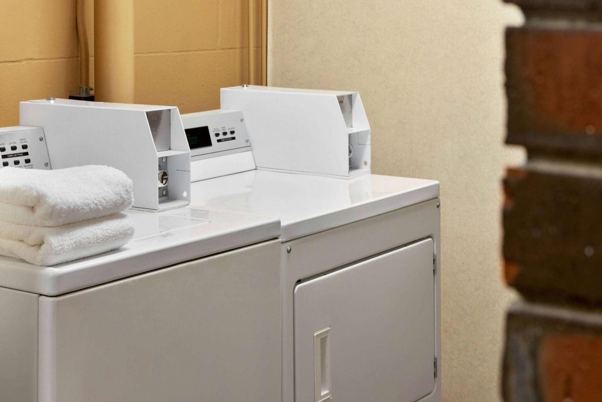 Ramada Plaza By Wyndham Portland Hotel Ngoại thất bức ảnh